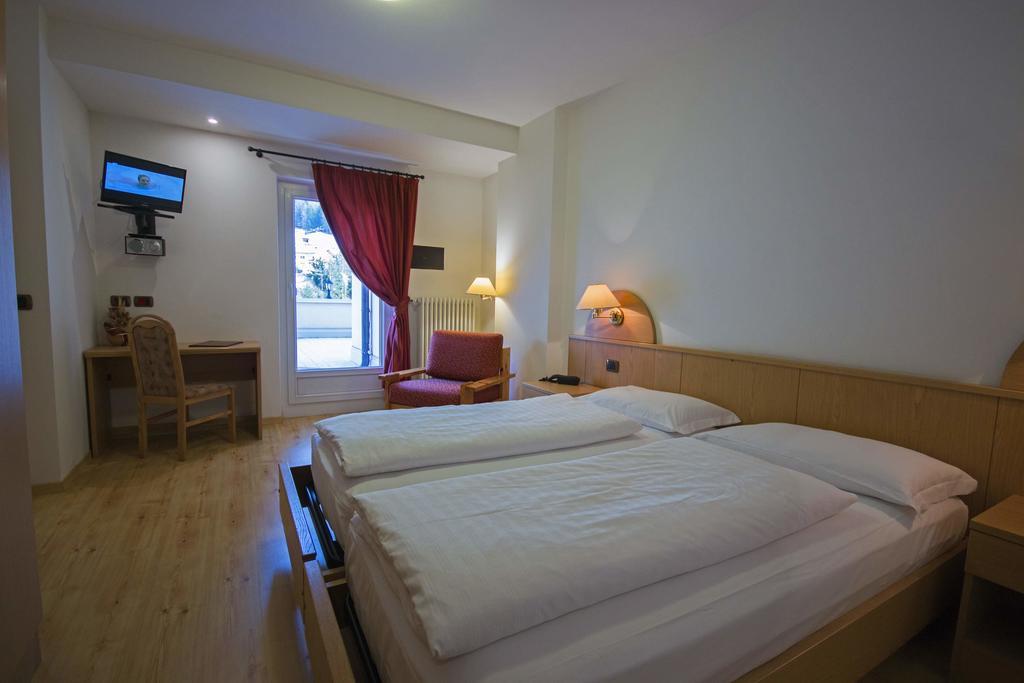 Hotel Miravalle Soraga Esterno foto