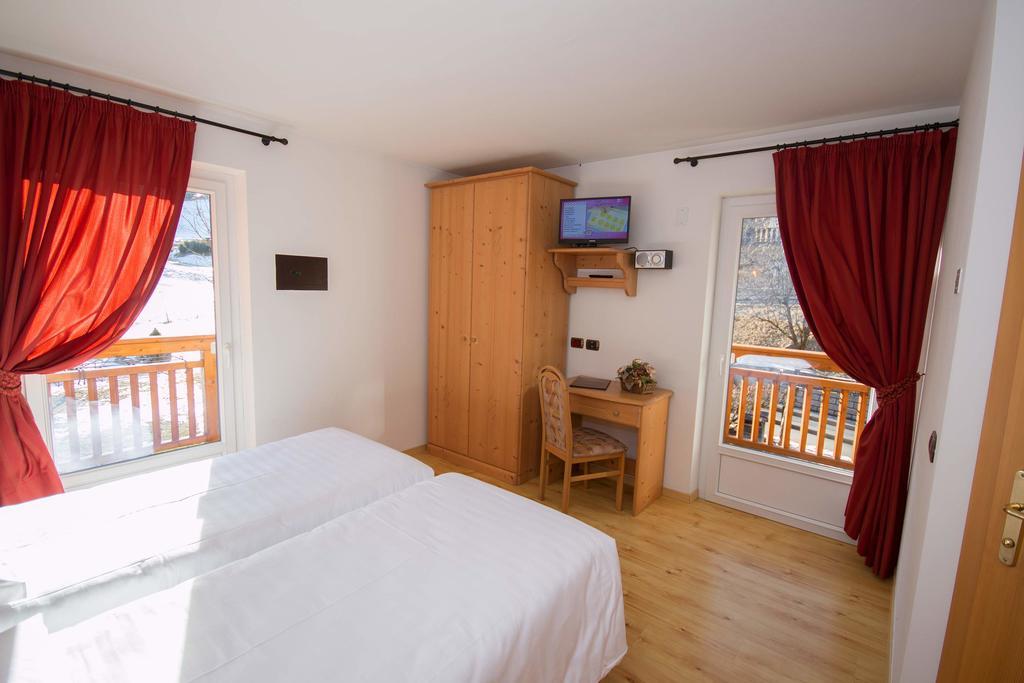 Hotel Miravalle Soraga Esterno foto